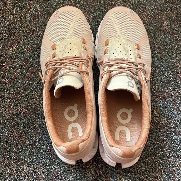 On clouds, Cloud 5, size 7 - Picture 5 of 5